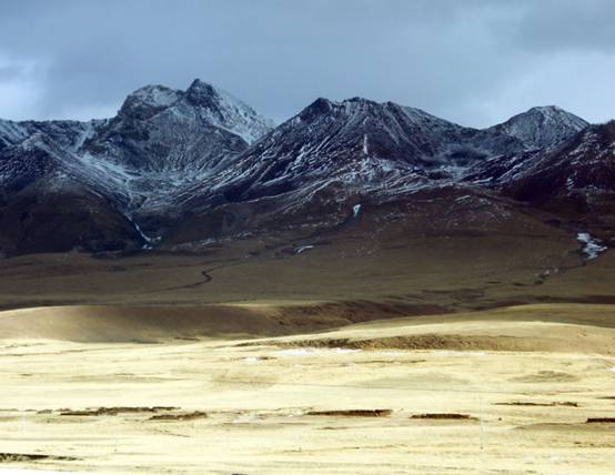 ༄༅། །རི་བོ་གཉན་ཆེན་ཐང་ལྷ་དང་གནམ་མཚོ་ཕྱུག་མོའི་རང་བྱུང་གི་ཆགས་ཚུལ་སྐོར་བཤད་པ།